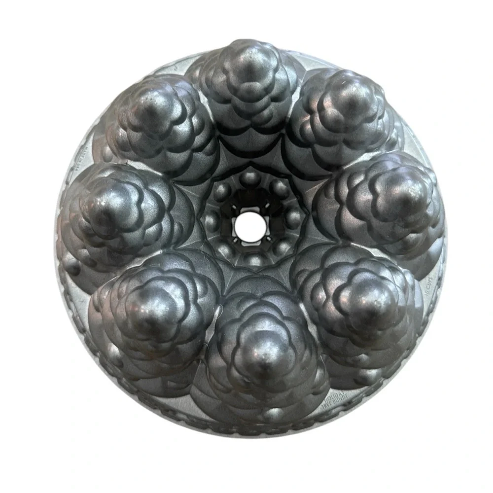 Nordic Ware Holiday Tree Cast Aluminum Bundt Pan 10 cup Capacity Made in the USA